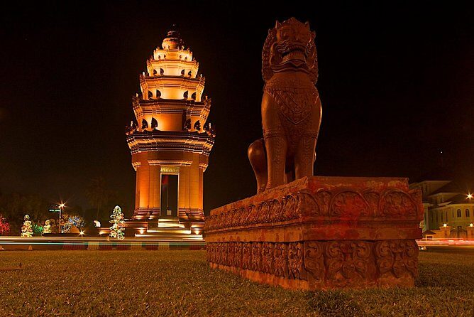 4-Day Cambodia Highlights Tour from Phnom Penh with Angkor Wat - Day 1 in Phnom Penh: Royal Palace Splendor and Tuol Sleng Reality Check