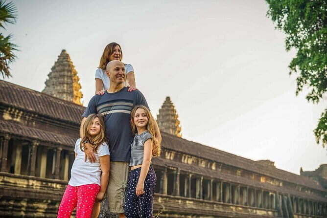 A Day Trip to Angkor Wat, Bayon, Taprohm from Phnom Penh - The photo stops you can actually use