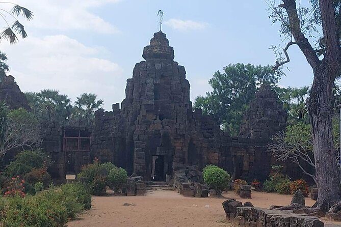 A Day Trip To Phnom Chisor - Tonle Batti From Phnom Penh - Phnom Chisor Temple: mountain views plus Dok Por village time