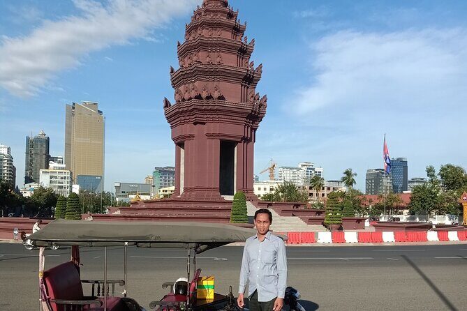 A Full Day Tour for Royal Palace, S21, Killing Fields & More - A full-day Phnom Penh schedule that actually works