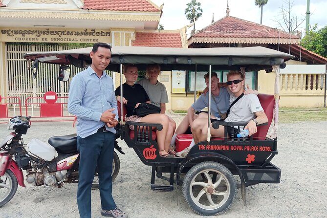 A Full Day Tour for Royal Palace, S21, Killing Fields & More - Central Market: shopping with time limits, not a shopping marathon