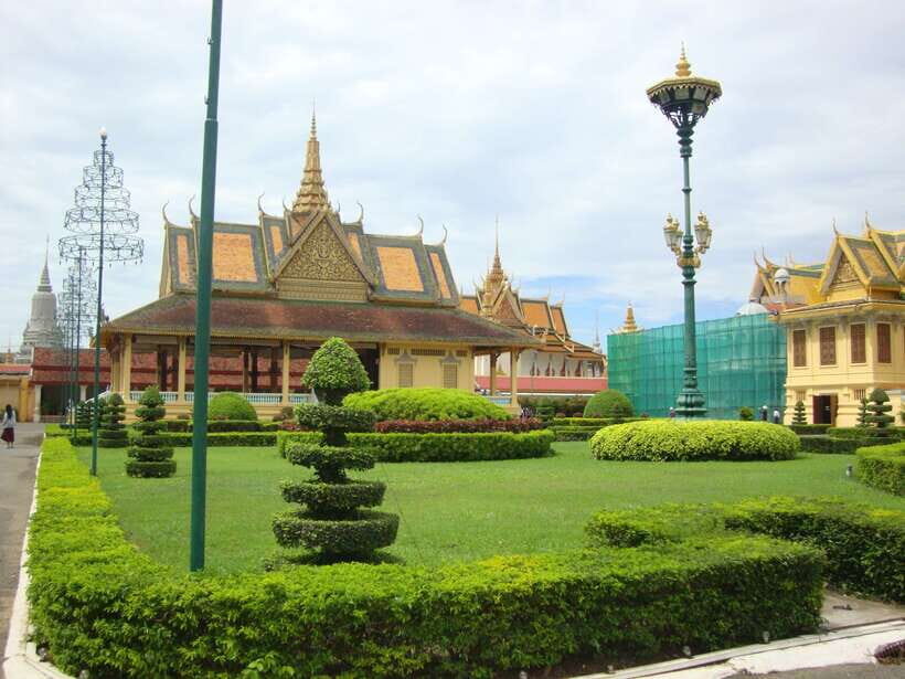 Best of Phnom Penh: Half-Day Private City Tour - Price and Logistics for a Private Tour Up to Two