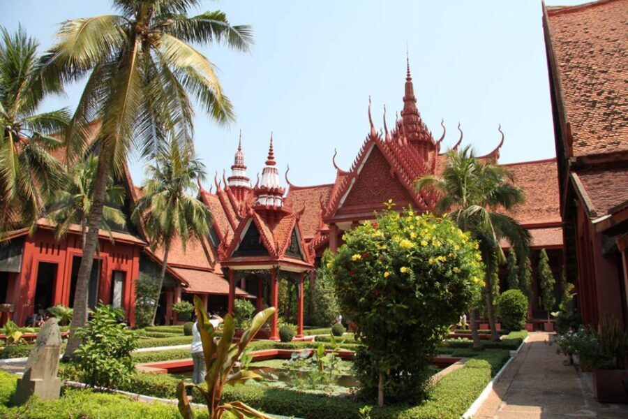 Best of Phnom Penh: Half-Day Private City Tour - Should You Book This Half-Day Private City Tour?
