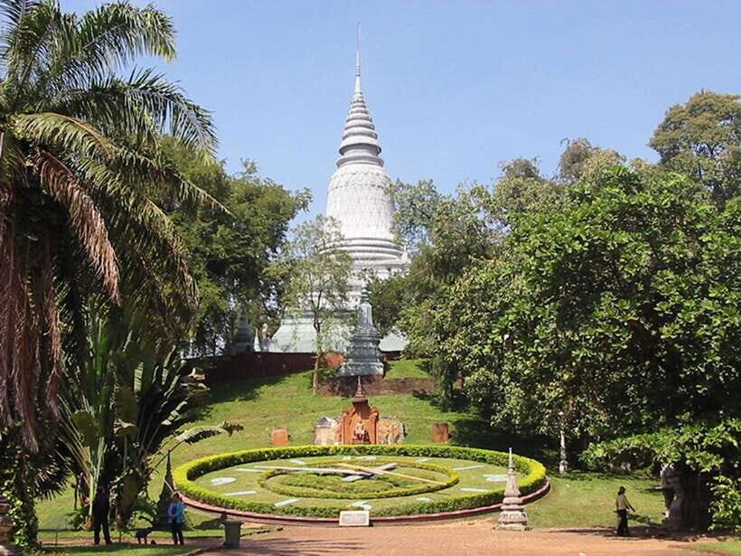 Best of Phnom Penh: Half-Day Private City Tour - Wat Phnom at 8:00 AM: Relics, Ritual, and the City’s Name