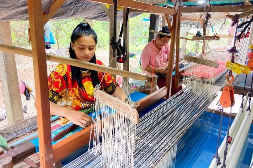 Boat trip to silk island with English speaking guide - The boat ride: why the scenery and the guide both matter