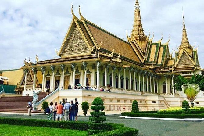 Cambodia 7 Days Private Tour from Angkor Temples to Coastline - Private comfort from Siem Reap to the beach
