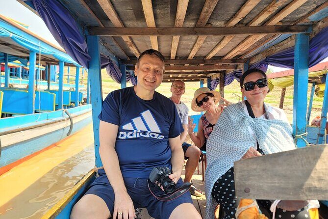 Cambodia Taxi Service - Skun insects market: culture-food in your hands