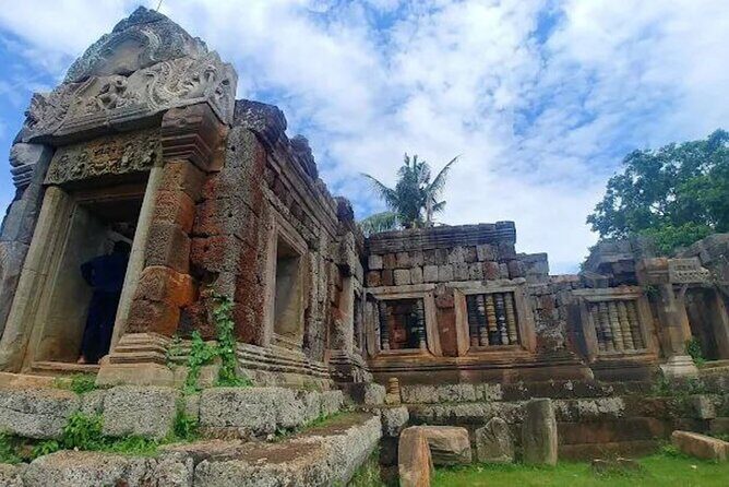 Cambodia Wildlife Sanctuary and Countryside Tour - Phnom Chisor mountain temple: views plus temple details