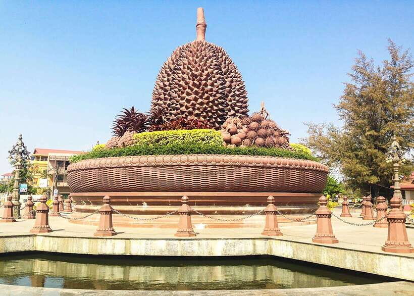 From Phnom Penh: Kampot and Kep Day Trip with English Guide - Kep Beach photo stop: short, but scenic and worth it