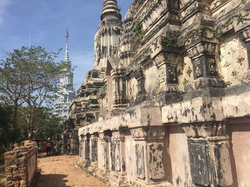 From Phnom Penh: Oudongk Mountain and Koh Chen Island Tour - Koh Chen Island: Silversmith Village Life in a Few Practical Steps