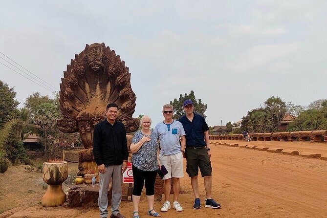 Full Day Tour Phnom Penh to Siem Reap Taxi, Angkor Visit & Return - The guide and photo support: what you notice when someone is coordinating