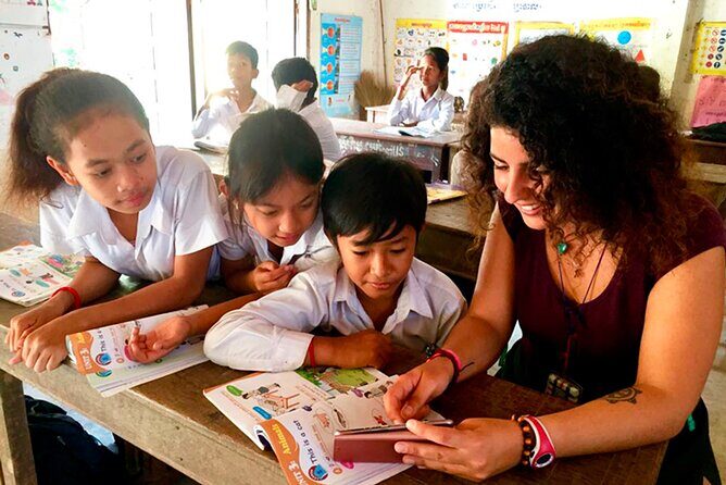 Half Day Silk Island Cruise and Tours with English speaking guide - On the island by tuk tuk: silk farm, monastery, and a local school