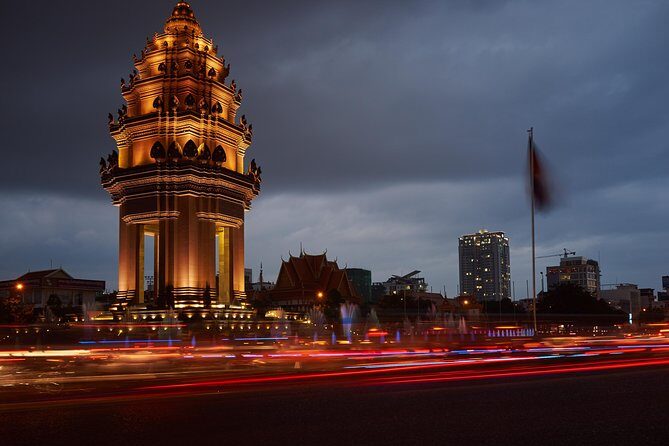 Half Day Tour to Royal Palace, Wat Phnom & Independent Monument - FAQ
