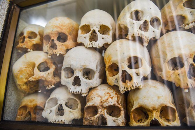 Killing Fields and Prison S21 Bus Tour - The bus ride: Wi‑Fi, water, and context before the sites
