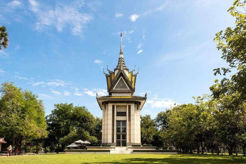 Killing Fields and S21 Half day by Private Tour - Choeung Ek Killing Fields: what to look at and why the guide matters