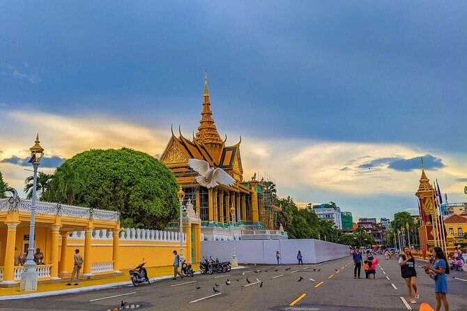 Koh Dach Silk Island and Phnom Penh Full Day Private Tour - Key things I’d prioritize on this tour