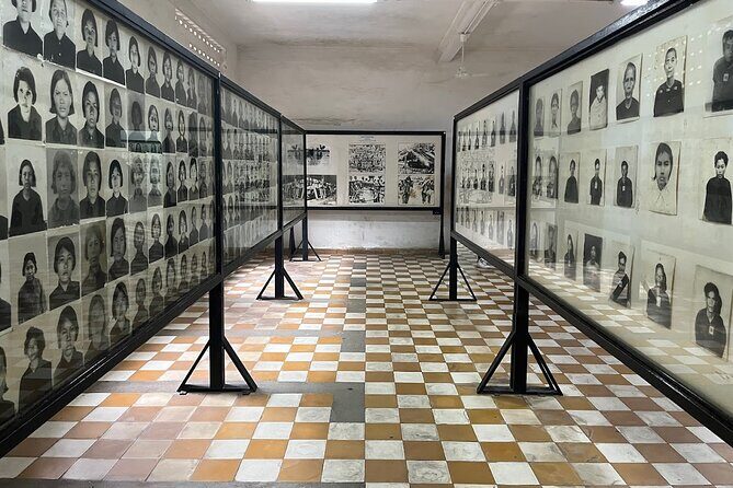 One Day Private Guide Tours History in Phnom Penh Incl. admission - Choeung Ek and Tuol Sleng: how to handle the heavy history day