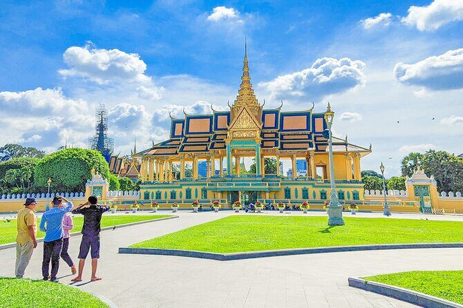 Oudong Mountain and Phnom Penh Full Day Private Tour - Why Oudong + Phnom Penh feels like a smart combo