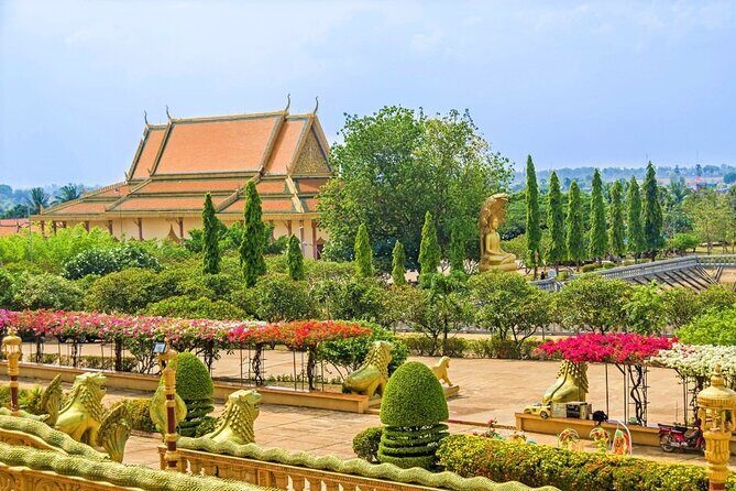 Oudong Mountain & Phnom Baset Private Tours from Phnom Penh - Oudong Temple and the 500-step climb: royal capital and Khmer Rouge memorial