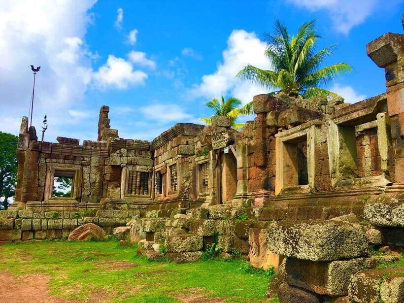 Phnom Chisor & Tonle Bati Private Tours from Phnom Penh - Neang Khmao Pagoda and Tonle Bati: photo stops that turn into meaningful scenery