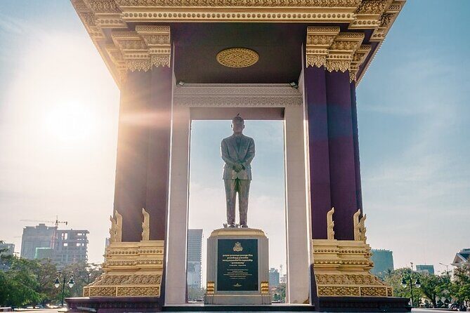 Phnom Pehn City Must See Highlight Guided Tour - Wat Phnom and the Royal Roots: Start with Meaning