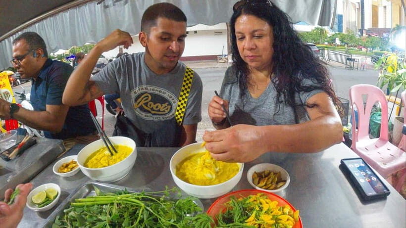 Phnom Penh: Authentic Walking Food Tour with Local Guide - The 4:30 PM start: getting your bearings at the National Museum
