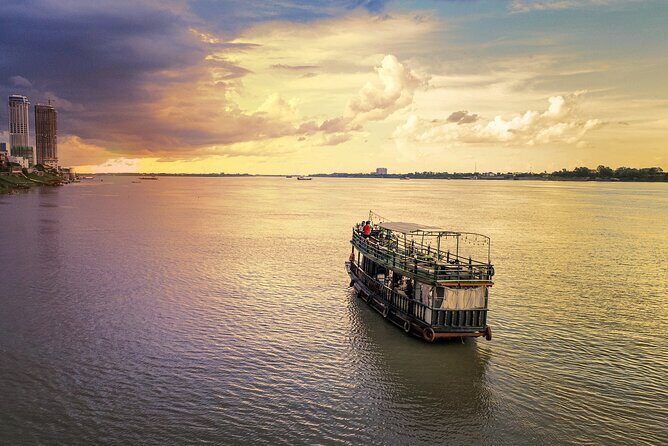 Phnom Penh Bike & Boat Sunset Tour / E-Bike Available - Why bike to the Mekong Island before the sunset cruise?