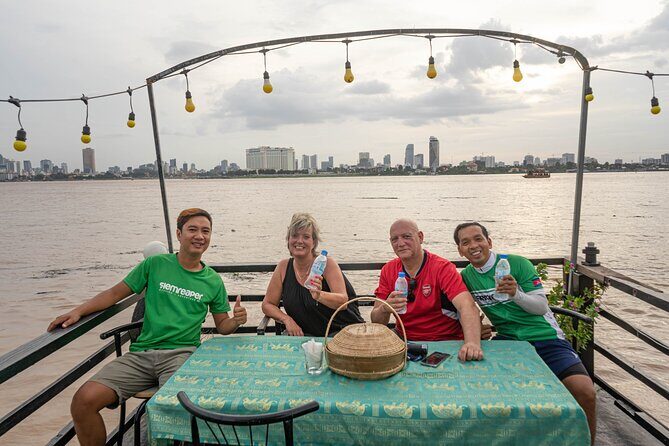 Phnom Penh Bike & Boat Sunset Tour / E-Bike Available - Silk Island Community Center: watching weaving happen
