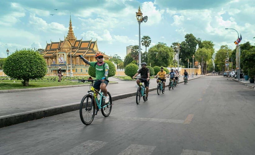 Phnom Penh: Bike & Boat Tour / E-Bike Available - Getting Off the Main Roads: Ferry, Alley Lanes, and Mekong Island