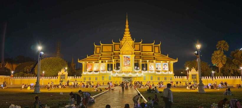 Phnom Penh: City Sights Evening or Half day Tour by Tuk Tuk - Getting oriented at Wat Phnom and Wat Ounalom