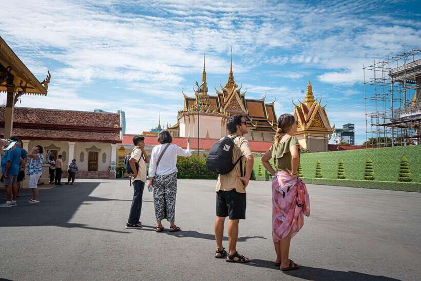 Phnom Penh City & Silk Island Full Day Tour by Tuk Tuk - Silk Weaving and Dried Tofu Skin: Craft Stops You Can Actually See
