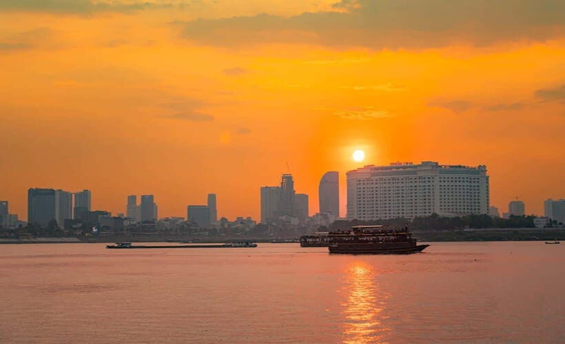 Phnom Penh: City & Silk Island Haft Day or Full Day Tour - Royal Palace and Silver Pagoda: Where Cambodia Looks Like a Movie Set