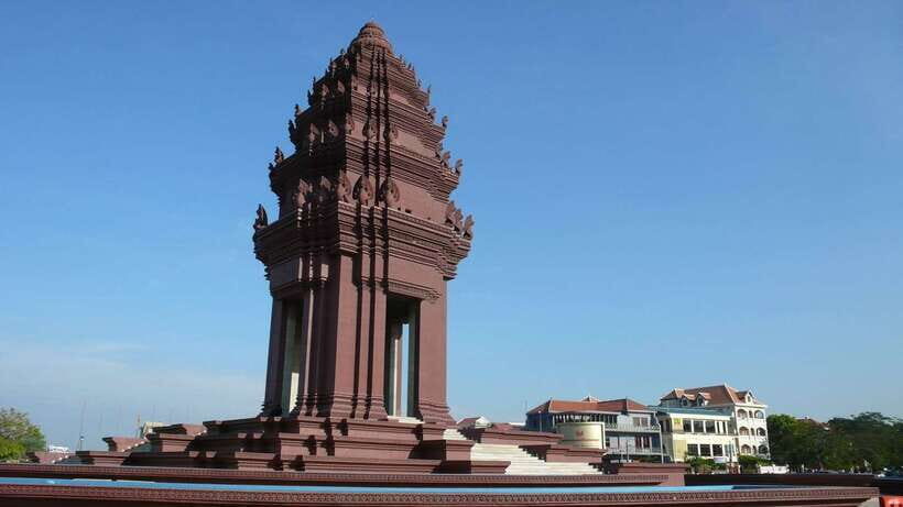 Phnom Penh City Tour + Mekong River Boat Trip - How the full day runs (08:00 pickup to ~18:00 return)