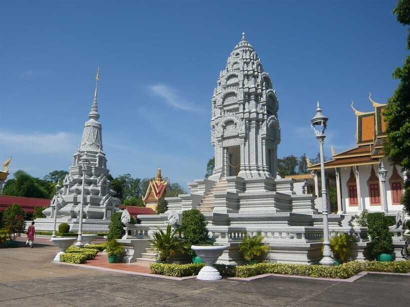 Phnom Penh City Tour + Mekong River Boat Trip - Royal Palace and Silver Pagoda: where ceremony meets Khmer design