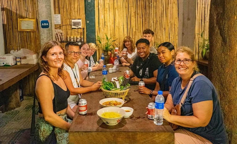 Phnom Penh: Evening City Tour by Tuk Tuk with 1 Dinner - Price and what $35 actually buys you