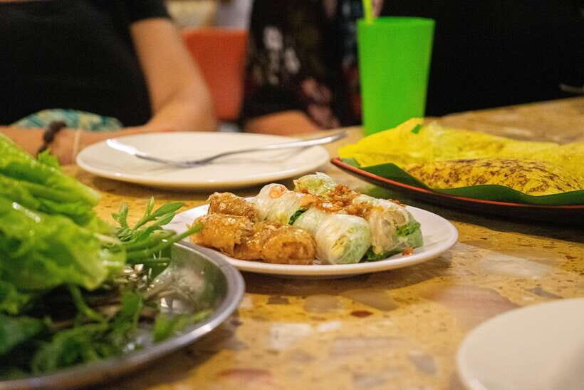 Phnom Penh: Evening Food Tour with Drinks & Tuk Tuk Included - How much food you’ll really get (and how to pace it so it stays fun)