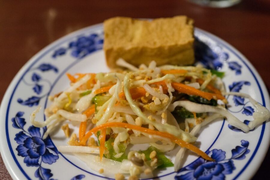 Phnom Penh: Evening Food Tour with Drinks & Tuk Tuk Included - Night market walking with real Khmer food, not just photo stops