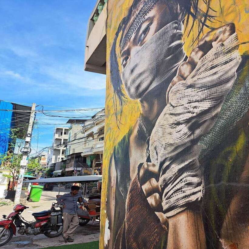 Phnom Penh | Food & Street Art Half Day Tour by Tuk Tuk - Wat Botum Park: when street art meets the city’s wider culture