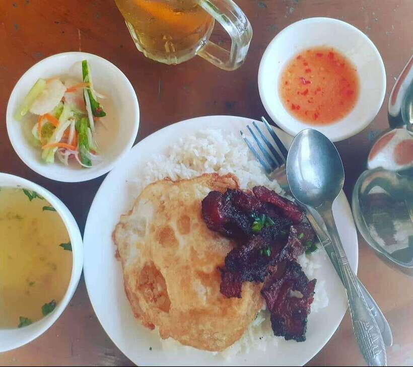 Phnom Penh | Food & Street Art Half Day Tour by Tuk Tuk - Tuk-tuk comfort and real-world timing (rain or shine)
