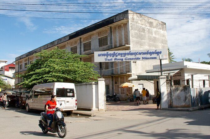 Phnom Penh Full Day Private Tour By Tuk Tuk or Taxi Car - What you’ll really spend: the $15 base plus on-site tickets