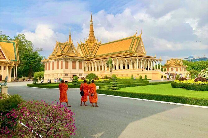 Phnom Penh Full Day Private Tour Included All Admission Tickets - Royal Palace and Silver Pagoda: Royal Power, Real Architecture, Real Atmosphere