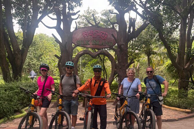 Phnom Penh full day tour. - Choeung Ek Genocidal Center: a second site that changes the feel