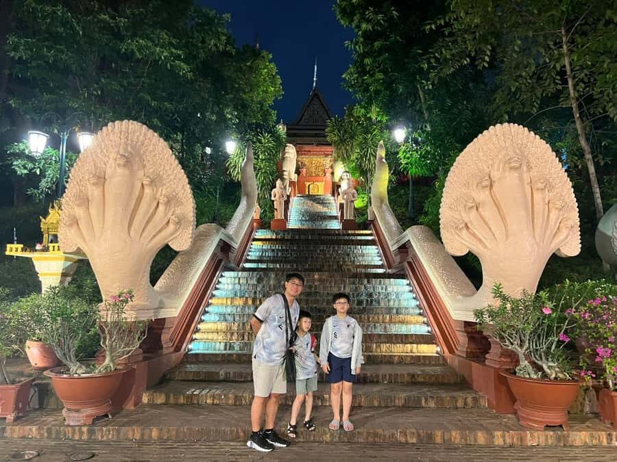 Phnom Penh: Hidden Gems Walking Tour with Local Guide - Hidden local temple: Khmer carvings and Buddhist relics