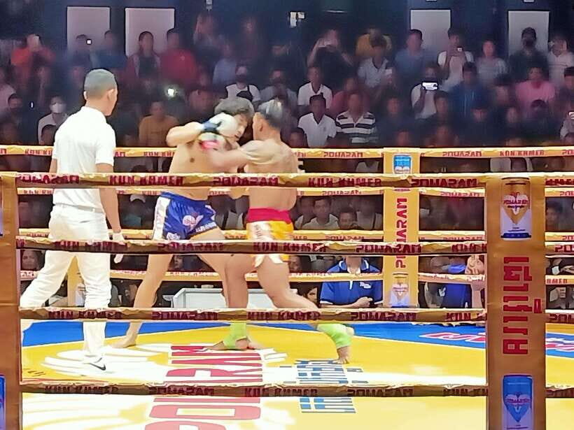 Phnom Penh: Live Khmer Traditional Boxing Tickets - Photos with the fighters: what you can actually do