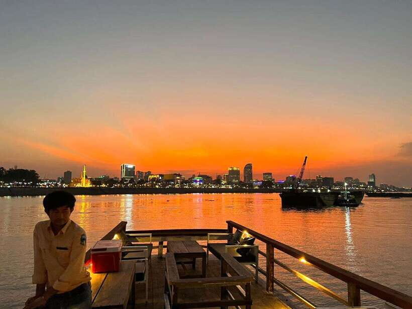 Phnom Penh: Mekong River Sunset Cruise with free flow drink - Key things to know before you go