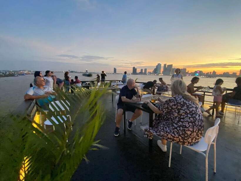 Phnom Penh: Mekong River Sunset Cruise with free flow drink - Value for $21: where the price makes sense