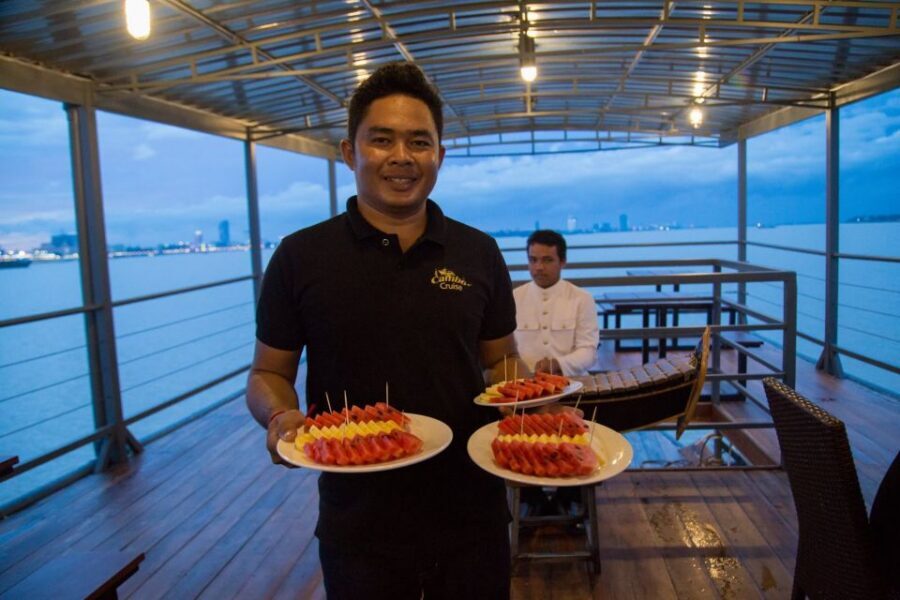Phnom Penh: Mekong Sunset Dinner Cruise with Live Music - Live Khmer music that sets the tone, not just background noise