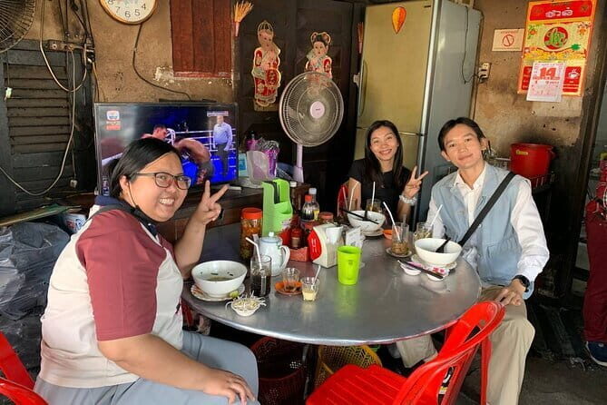 Phnom Penh Morning Breakfast, Market and Art Tour by Tuktuk - Tuktuk Pickup at 8:30: The Pace That Keeps It Fun