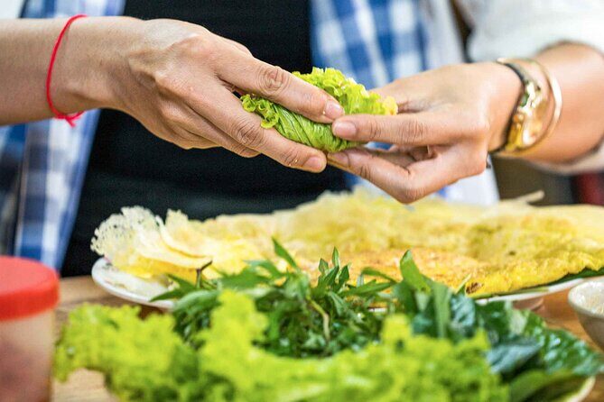 Phnom Penh Morning Market & Food Tour by Tuktuk - Includes All Food & Drinks! - Should you book the Phnom Penh Morning Market & Food Tour by Tuktuk?