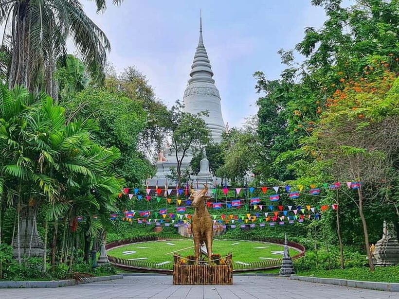 Phnom Penh Must Visit City Full Day Classic Tour - Royal Palace: the official royal residence and the photo-perfect entrance vibe